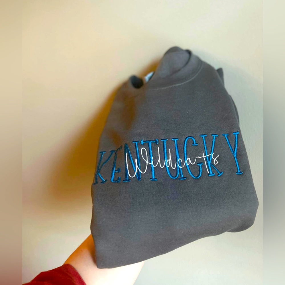 We offer women’s Kentucky wild cat embroidery Crewnecks, Quarter zips & T-Shirts